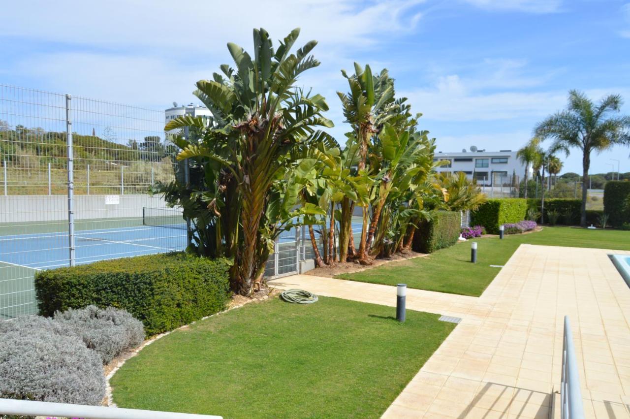 Apartamento Frente Ao Mar Com Piscina De Agua Salgada Quarteira Exterior photo